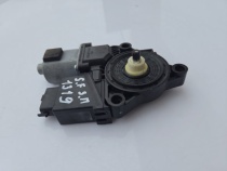 Мотор стеклоподъемника Hyundai Santa Fe 4 TM 2018-2023 Задн. Прав.