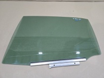Стекло двери Toyota Camry 70 XV70 2017-2023 Задн. Лев.