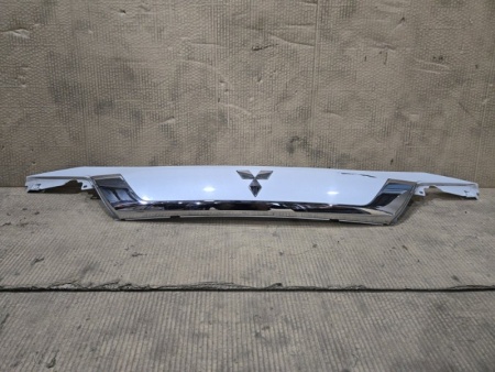 Накладка крышки багажника Mitsubishi Outlander 3 GF 2013-2021  