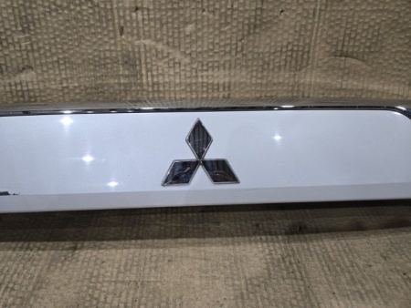 Накладка крышки багажника Mitsubishi Outlander 3 GF 2013-2021  