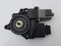 Мотор стеклоподъемника Hyundai Santa Fe 4 TM 2018-2023 Перед. Прав.