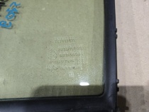 Форточка двери Toyota Prius 4 XW50 2015-2023 Перед. Прав.