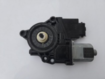 Мотор стеклоподъемника Hyundai Santa Fe 4 TM 2018-2023 Перед. Лев.