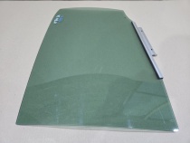 Стекло двери Toyota Camry 70 XV70 2017-2023 Задн. Лев.