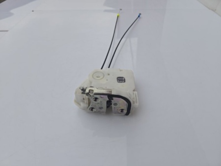 Замок боковой двери Mitsubishi Outlander 3 GF 2012-2023 Задн. Лев.