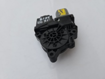 Мотор стеклоподъемника Hyundai Santa Fe 4 TM 2018-2023 Перед. Прав.