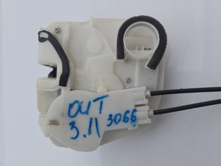 Замок боковой двери Mitsubishi Outlander 3 GF 2012-2023 Задн. Лев.